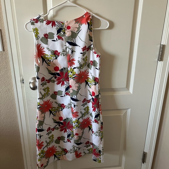 NWT FLORAL V NECK SHEATH DRESS FROM BR - Picture 2 of 4